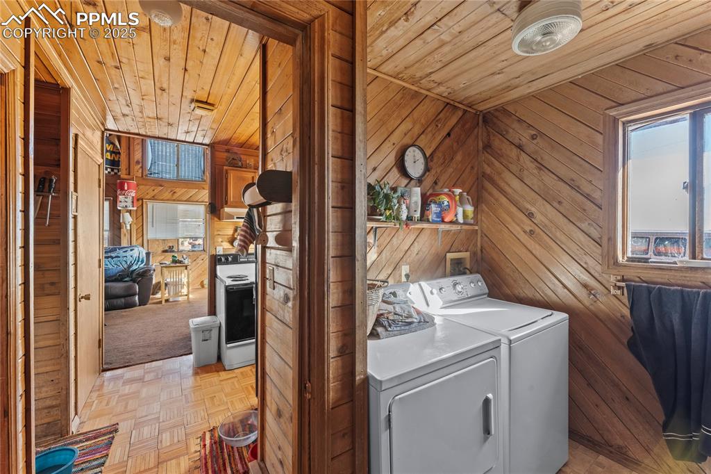 Image 46 of 50: Laundry