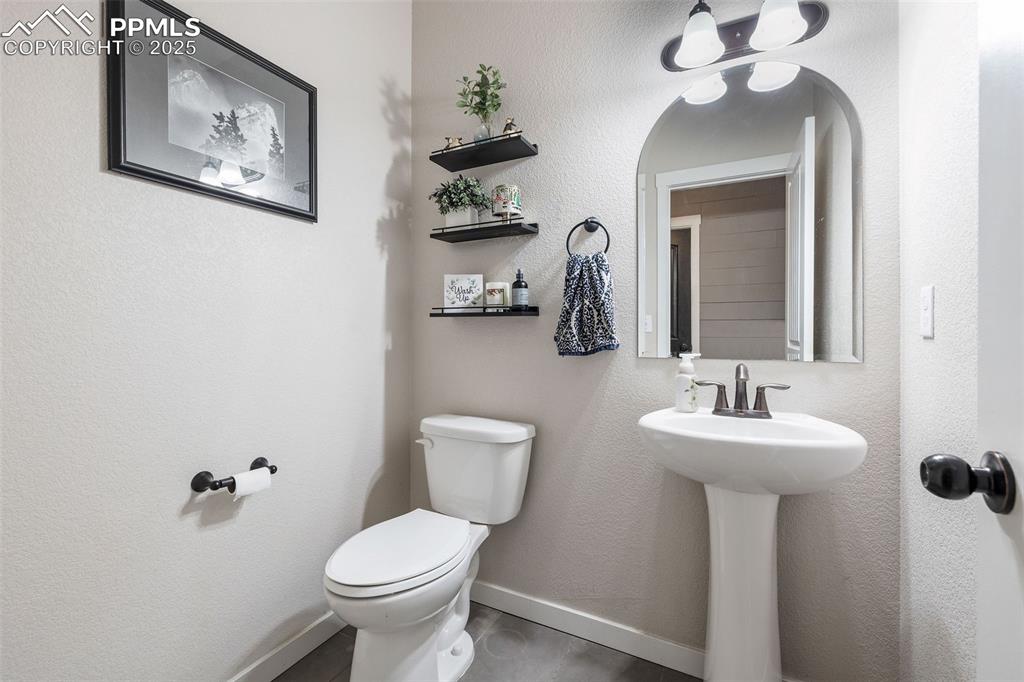 Image 17 of 43: Bathroom