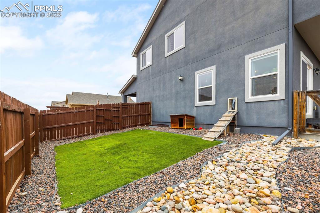 Image 43 of 43: Yard