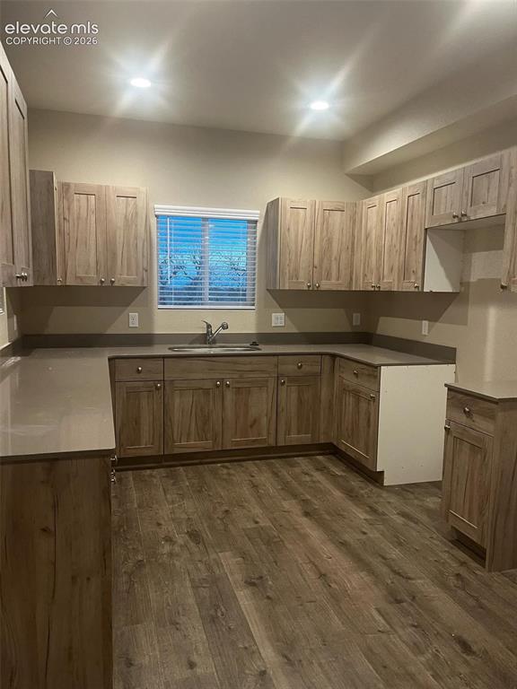 Image 13 of 26: Kitchen