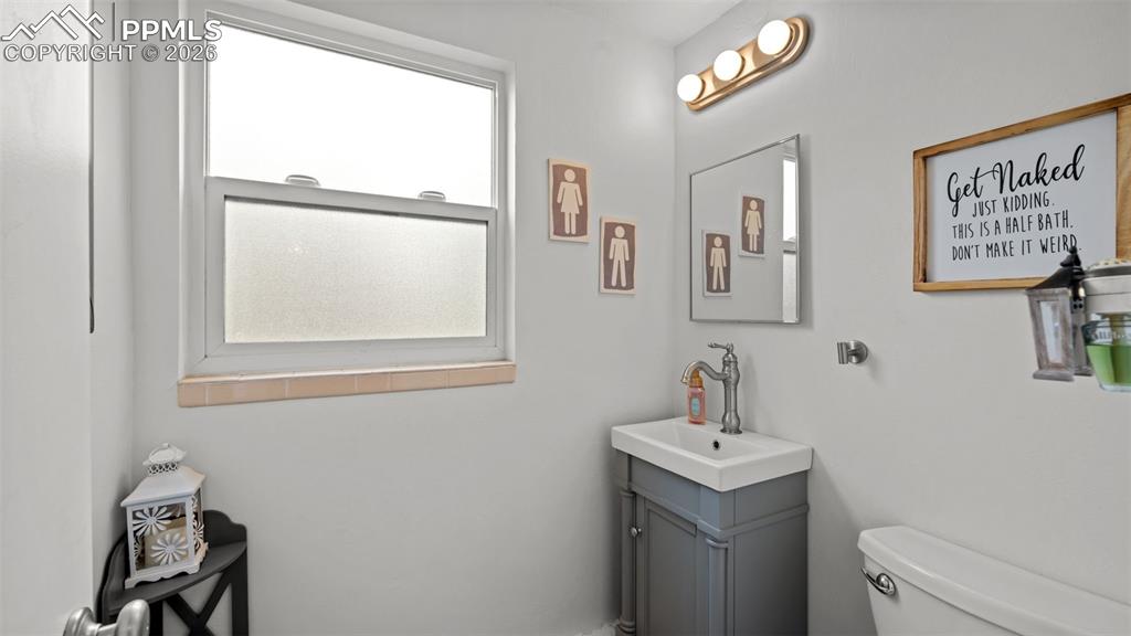 Image 15 of 45: Bathroom