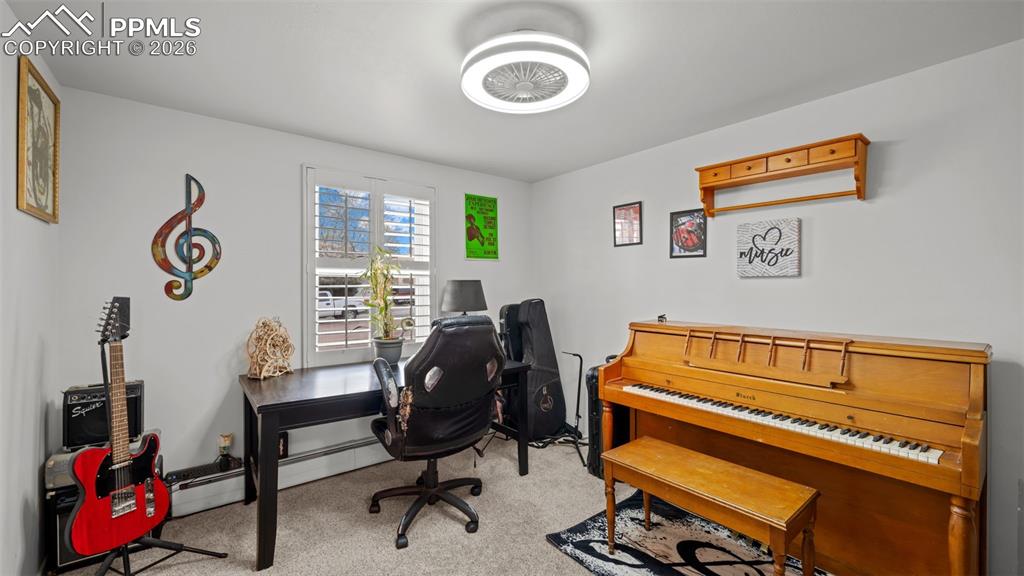 Image 17 of 45: Office