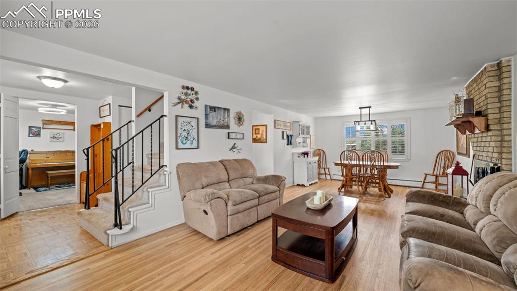 Image 19 of 45: Living Room