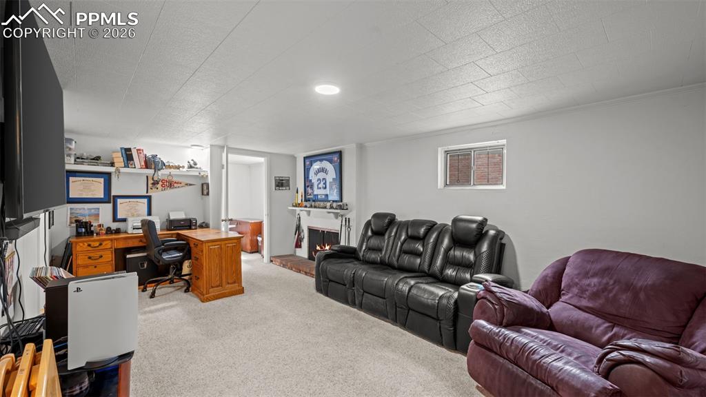 Image 30 of 45: Office