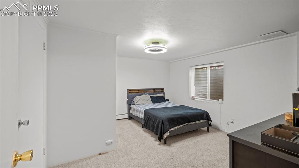 Image 33 of 45: Bedroom