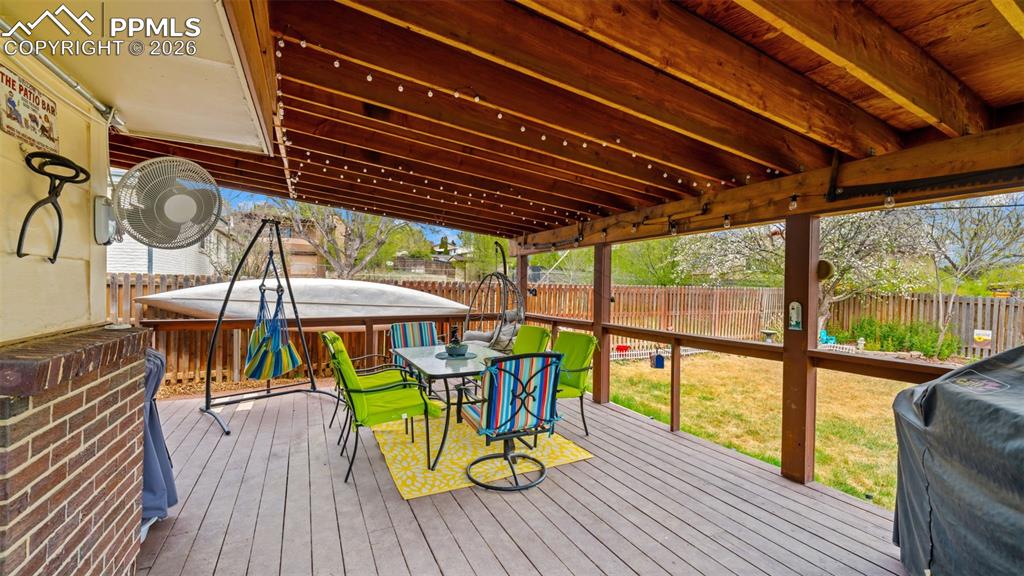 Image 37 of 45: Deck