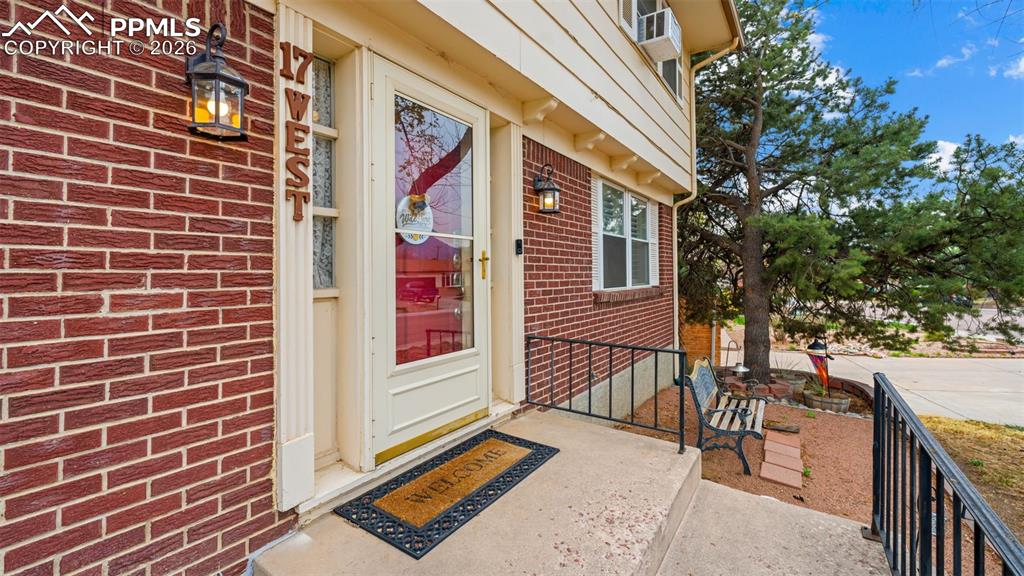 Image 45 of 45: Entry