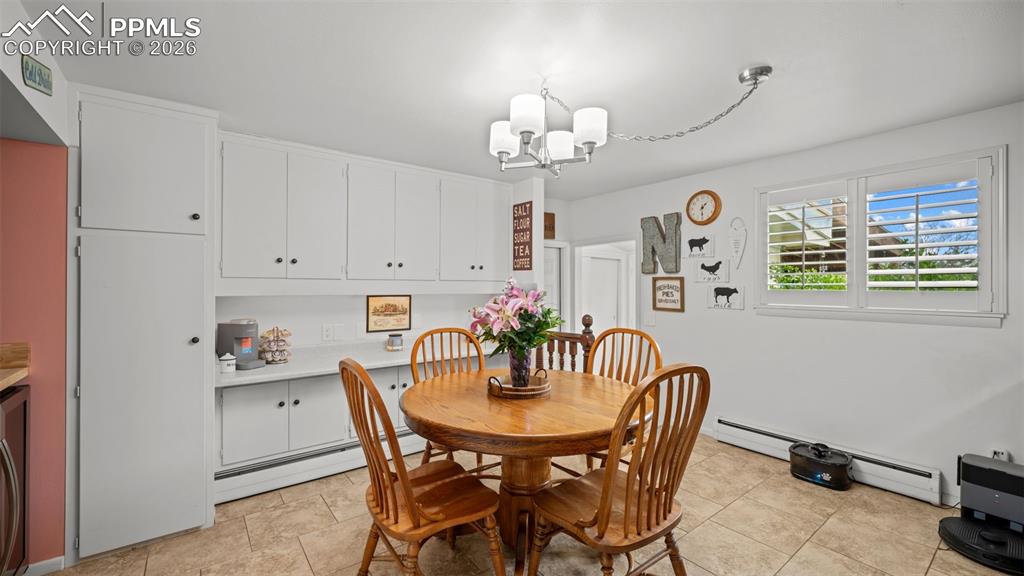 Image 9 of 45: Dining Area