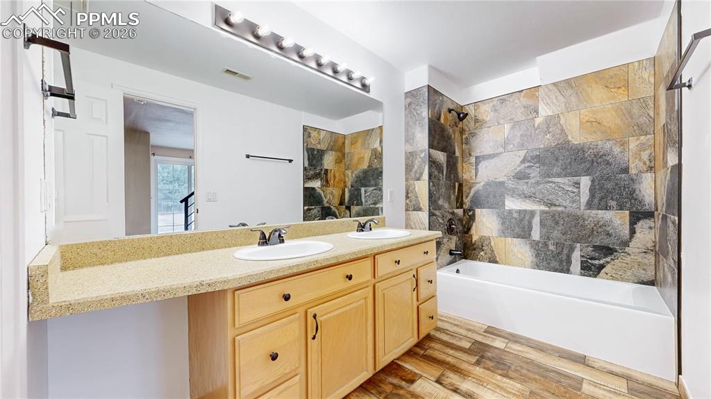 Image 29 of 50: Basement bathroom