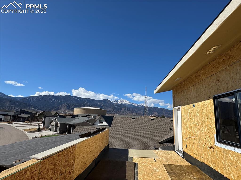 Image 6 of 9: Roof top deck with hot tub prewire