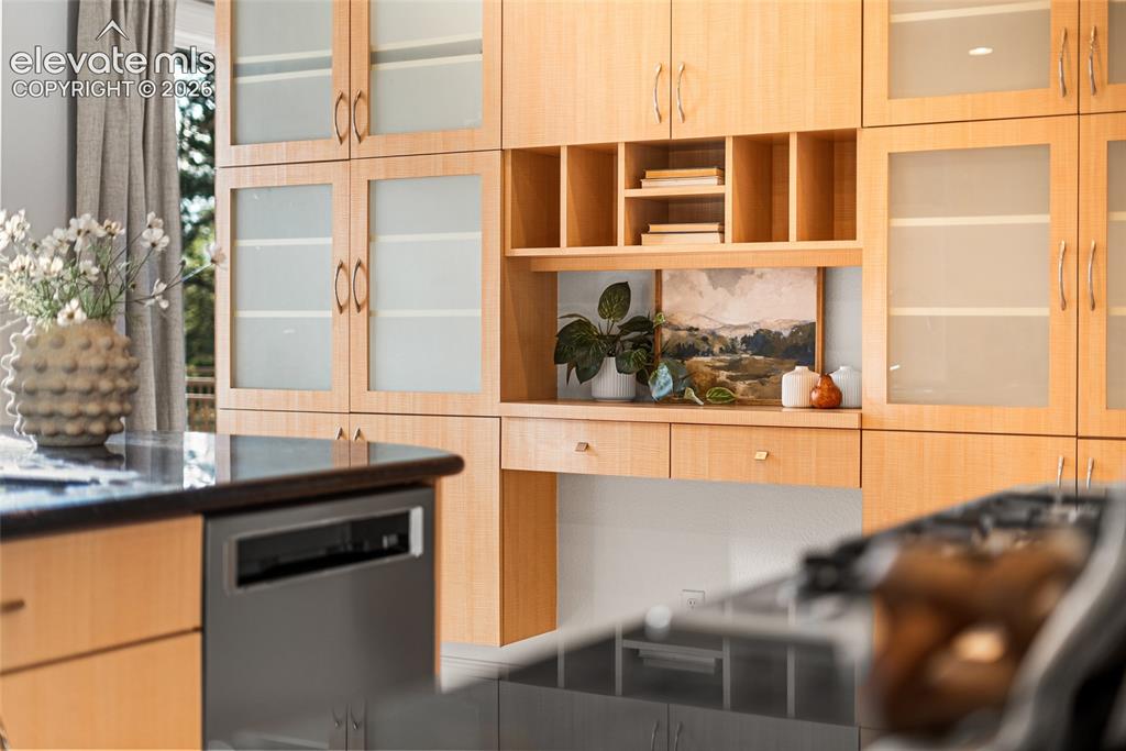 Image 12 of 42: Kitchen