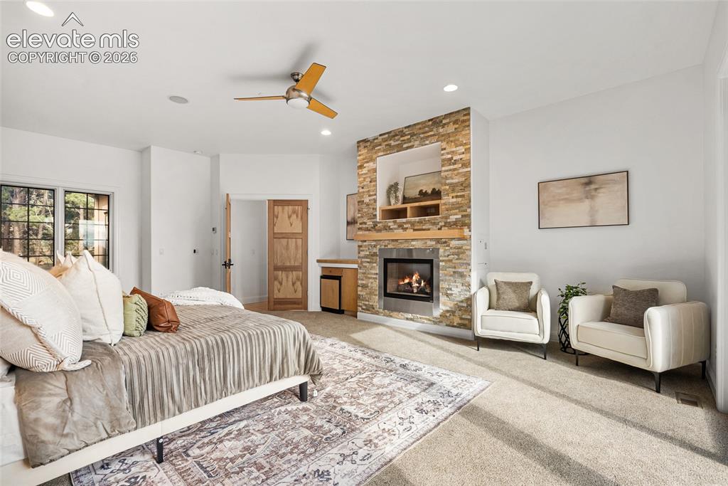 Image 19 of 42: Master Bedroom