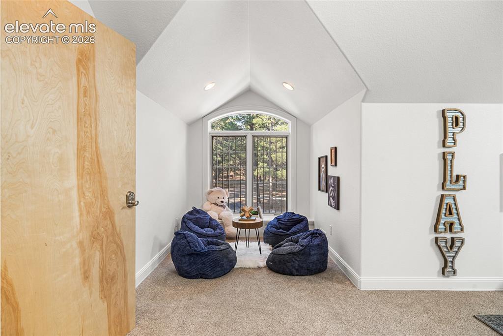 Image 21 of 42: Cozy Nook in Loft