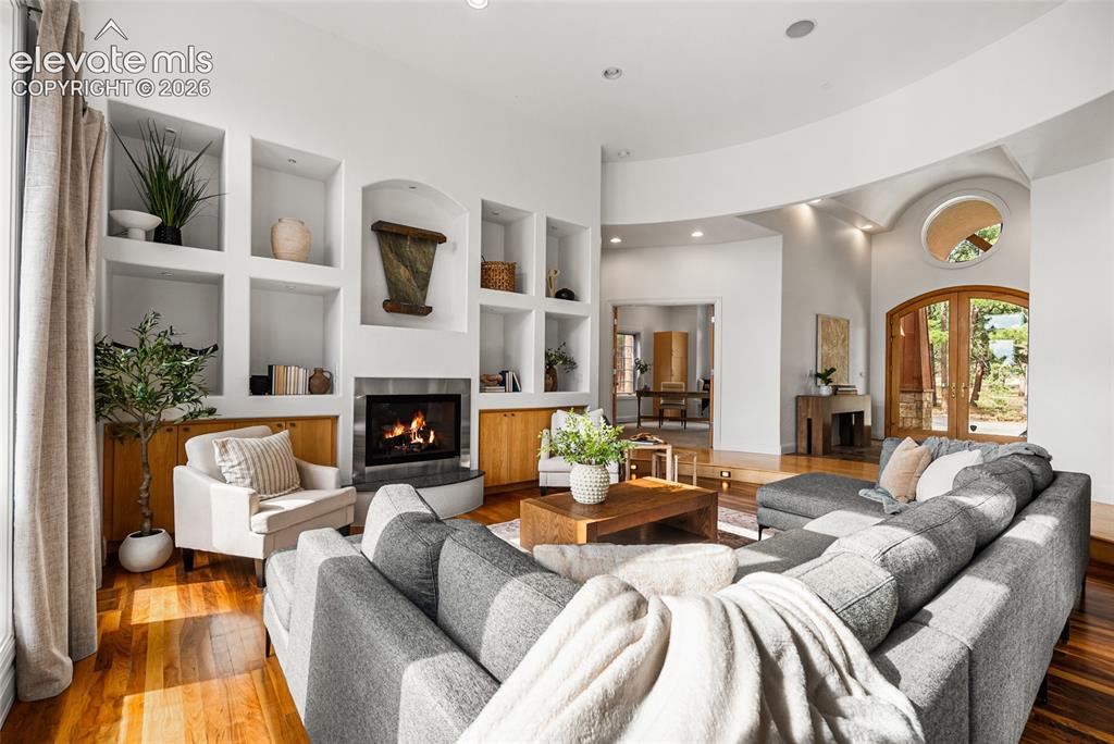 Image 6 of 42: Living Room