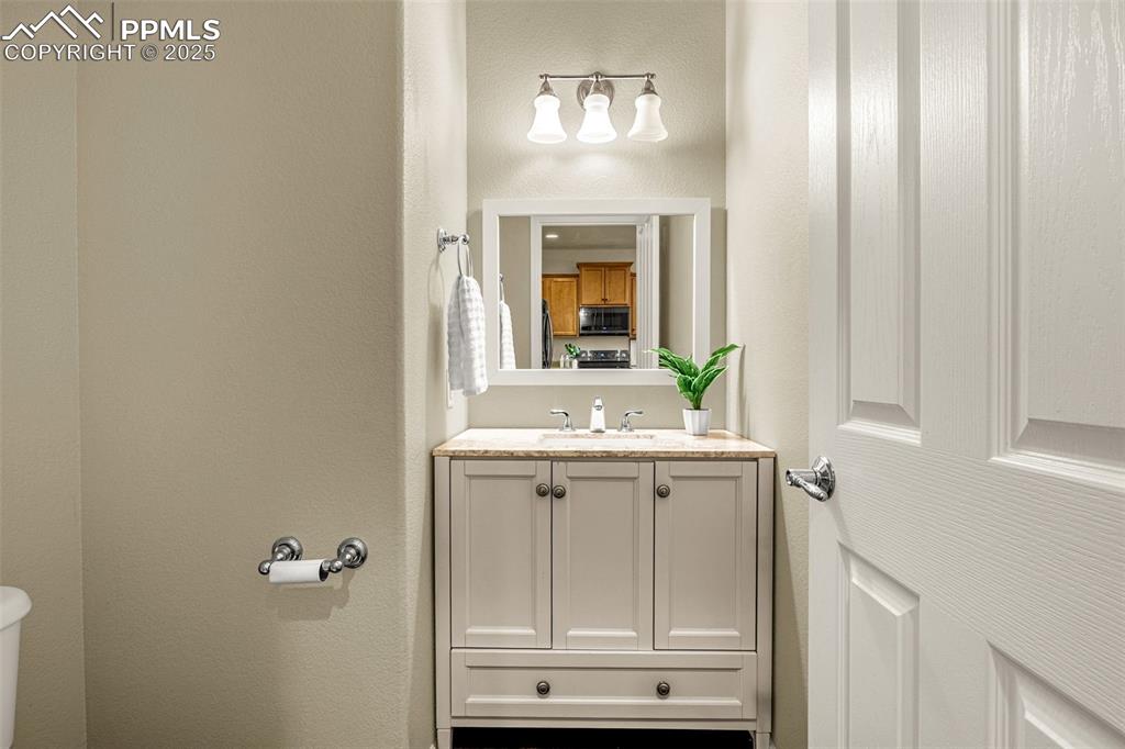 Image 13 of 34: Bathroom