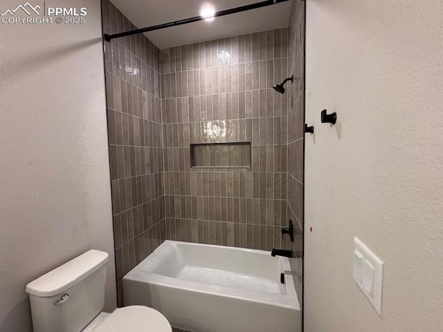 Image 7 of 7: Bathroom