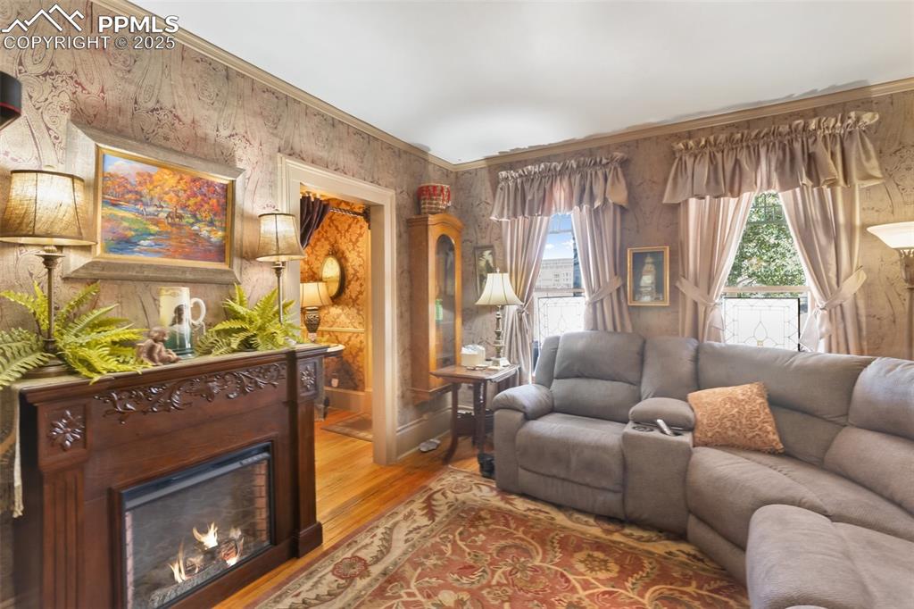 Image 11 of 40: Living Room
