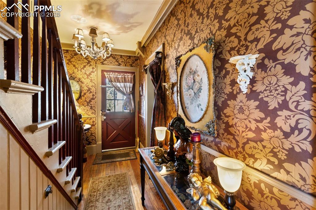 Image 8 of 40: Entry