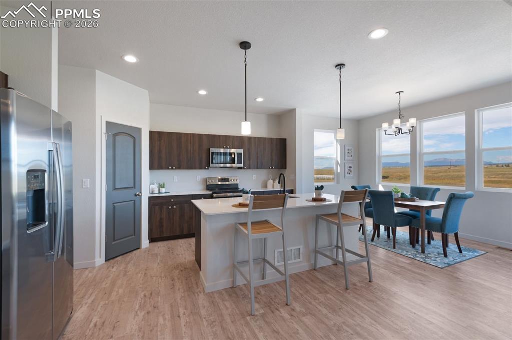 Image 10 of 21: Kitchen