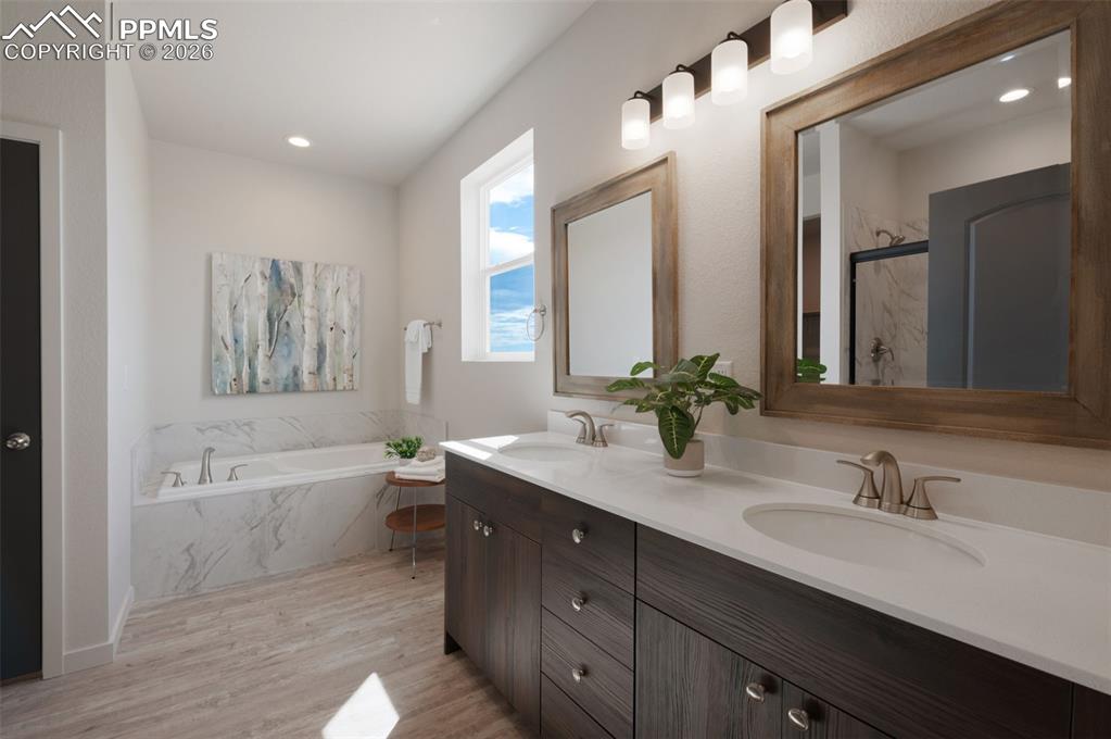 Image 13 of 21: Bathroom