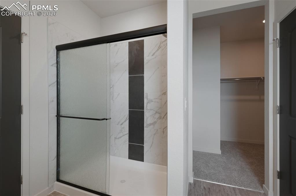 Image 14 of 21: Bathroom