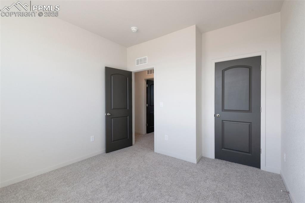 Image 15 of 21: Bedroom