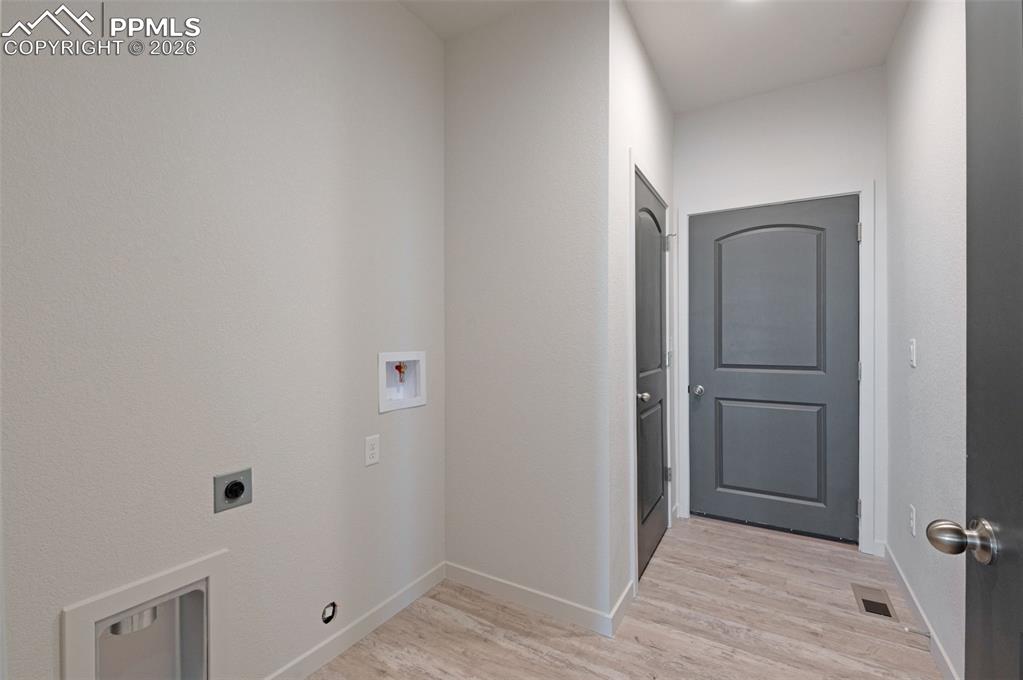 Image 20 of 21: Laundry