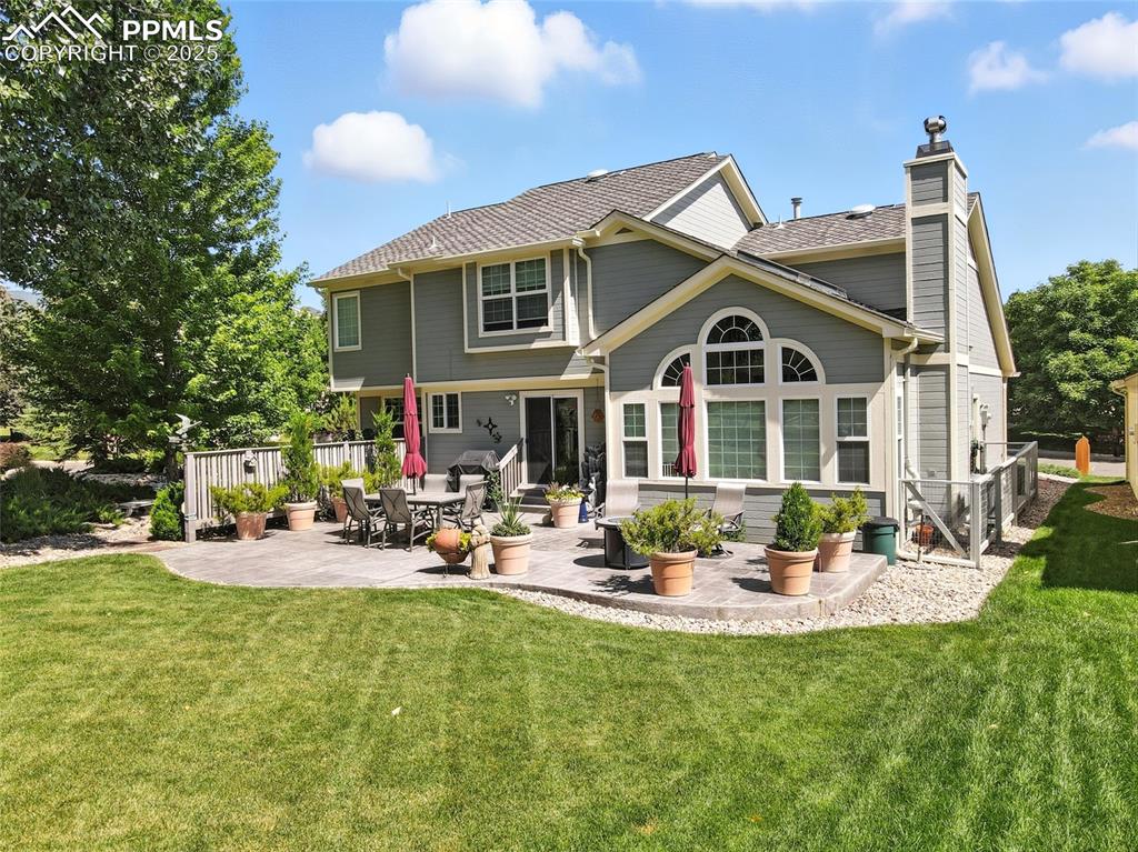 Image 31 of 38: Back of Structure