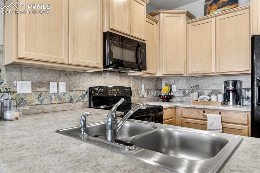 Image 13 of 42: Plenty of counter space