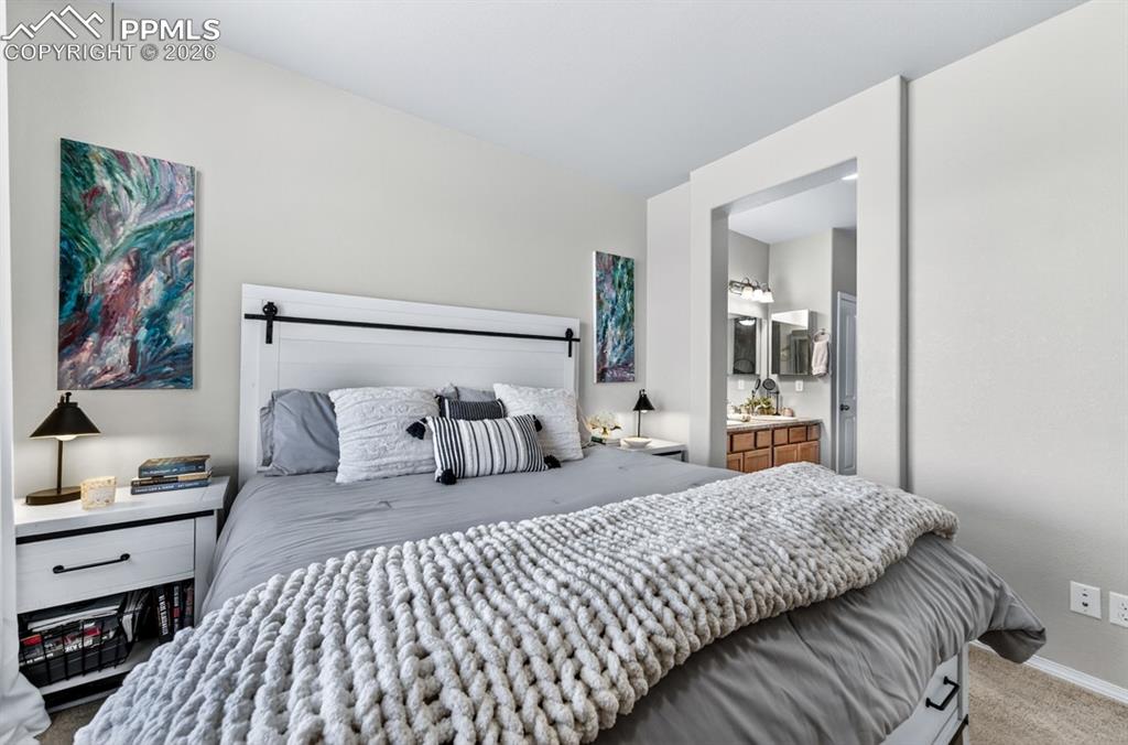 Image 26 of 42: Bedroom