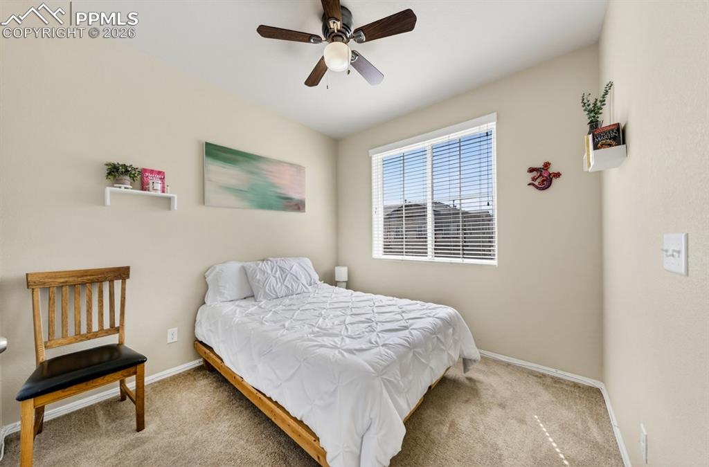 Image 32 of 42: Bedroom