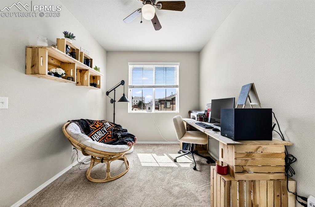 Image 35 of 42: Bedroom