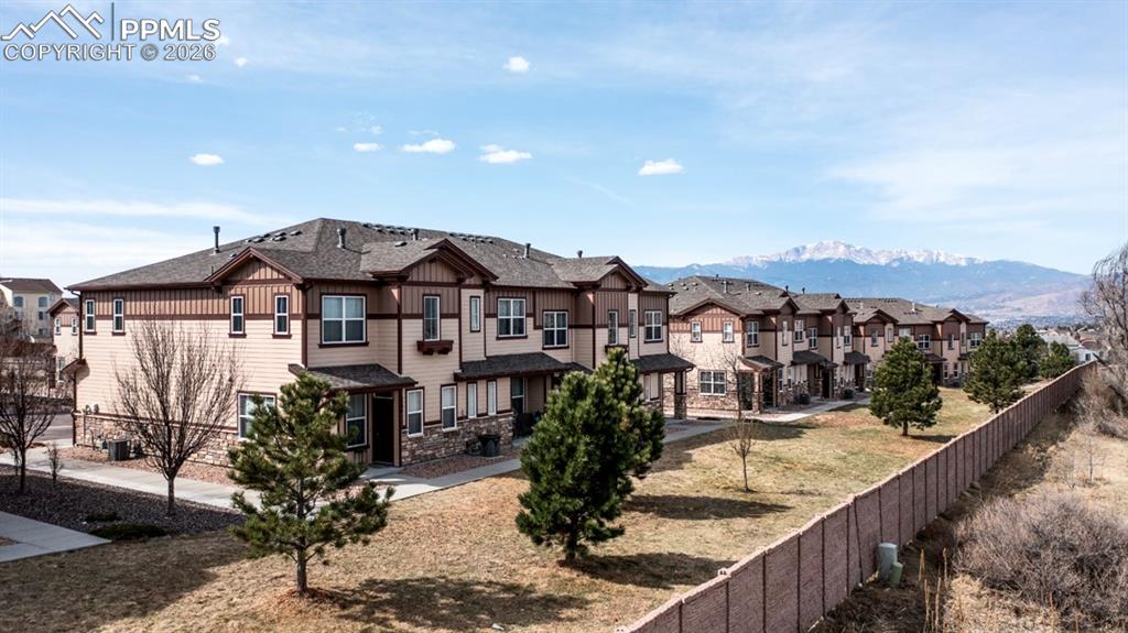 Image 4 of 42: Great central location