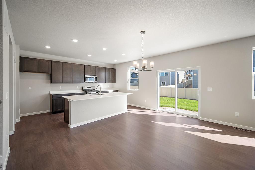 Image 12 of 44: Kitchen