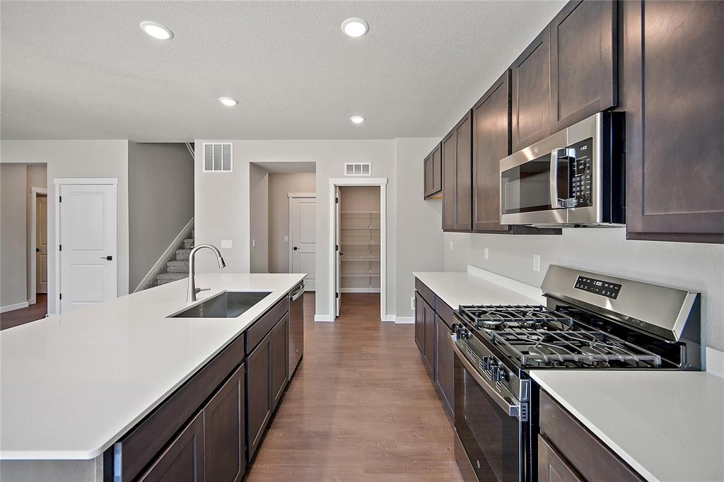 Image 16 of 44: Kitchen