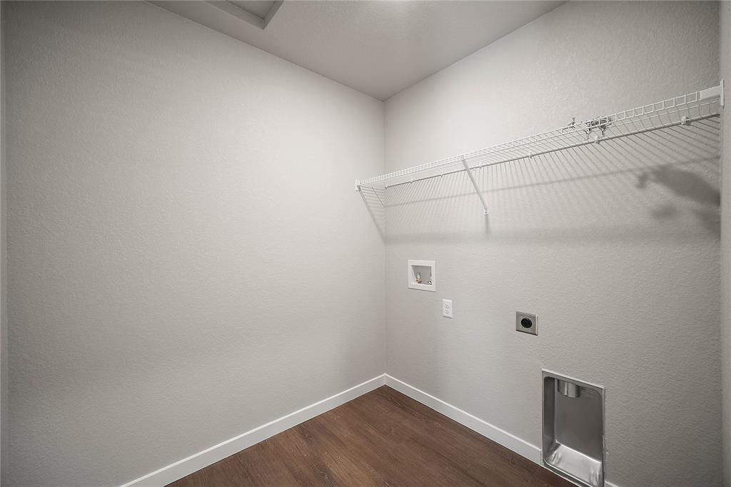 Image 27 of 44: Laundry