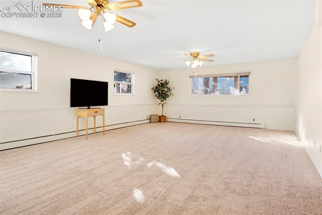 Image 19 of 50: Living Room