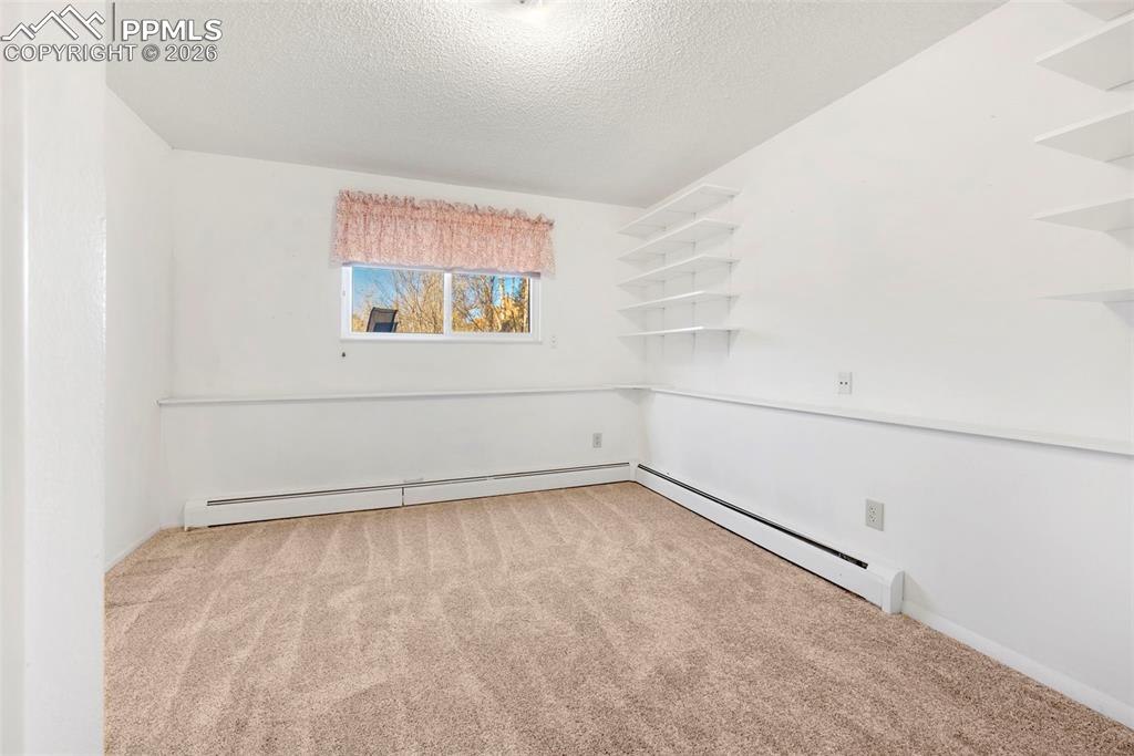 Image 22 of 50: Bedroom