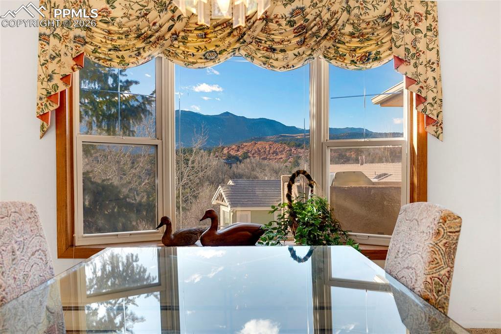 Image 29 of 50: Dining Area