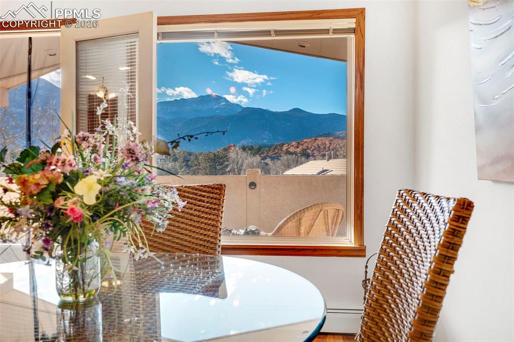 Image 33 of 50: Dining Area