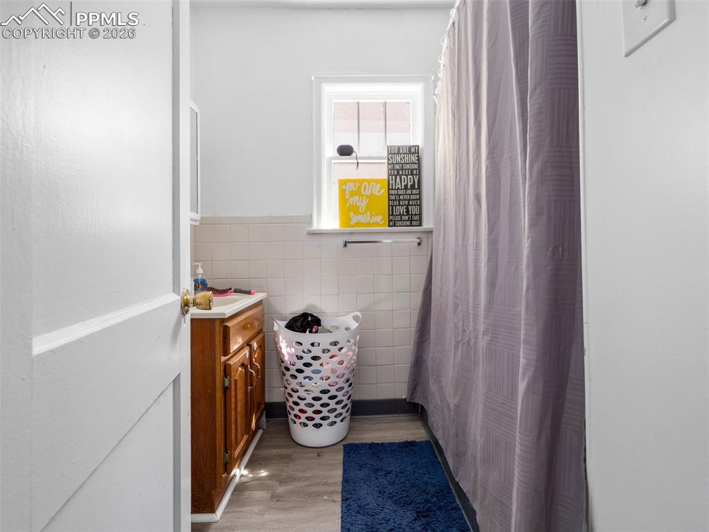 Image 12 of 26: Bathroom