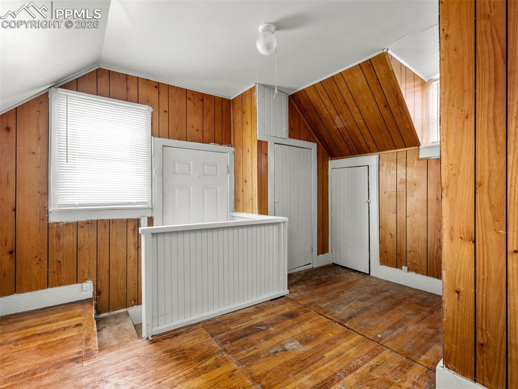 Image 16 of 26: Bonus Room