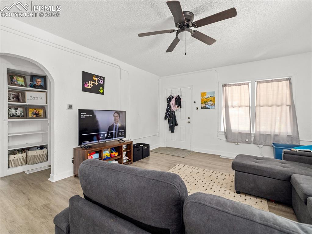 Image 5 of 26: Living Room