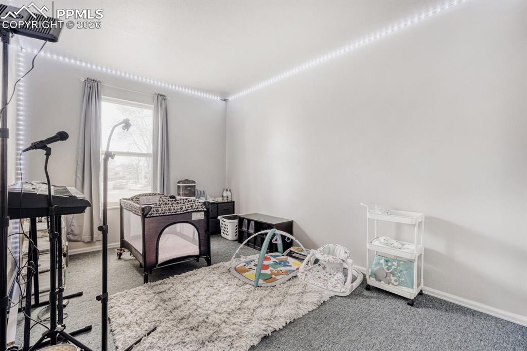 Image 17 of 28: Bedroom