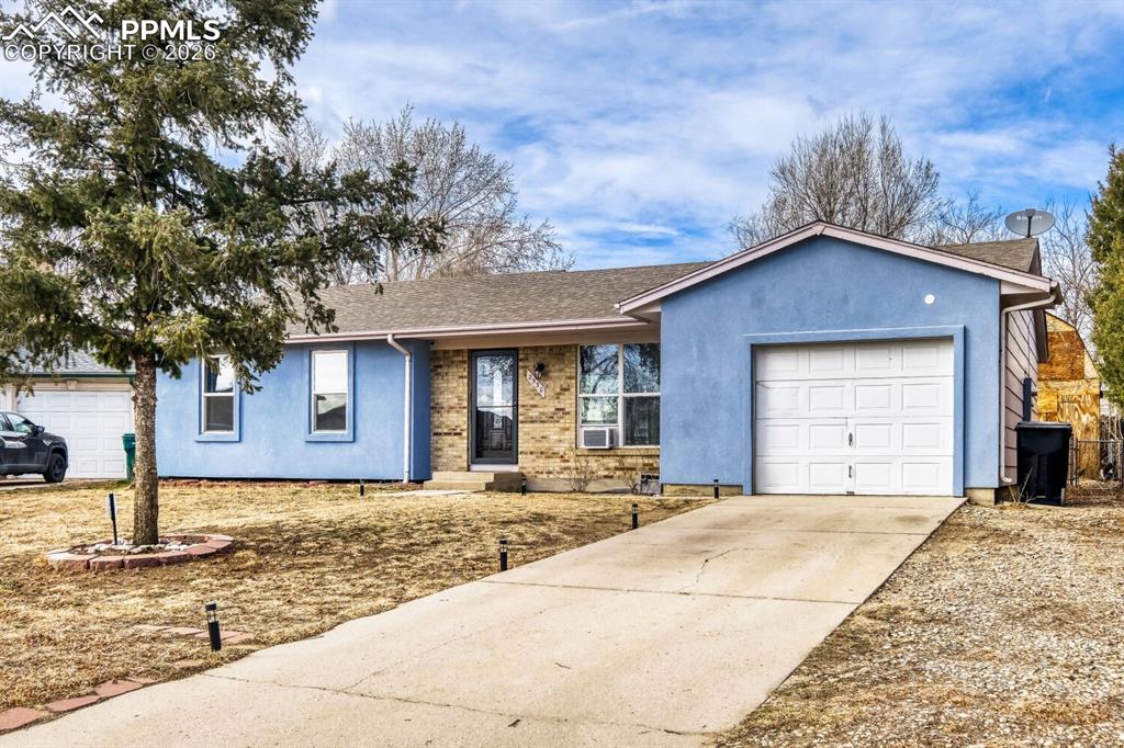 Image 3 of 28: Front of Structure