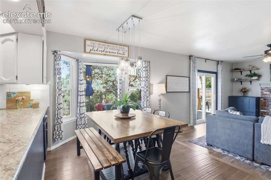 Image 12 of 48: Dining Area