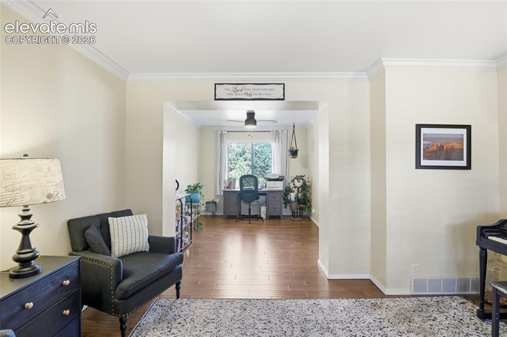 Image 19 of 48: Sitting Room