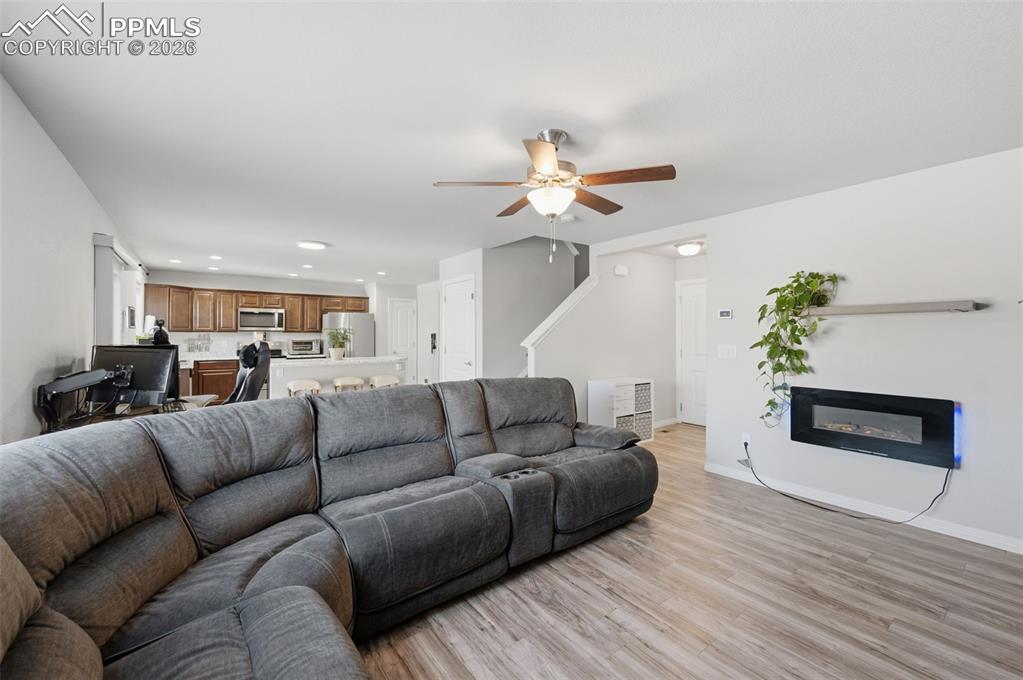 Image 3 of 25: Living Room