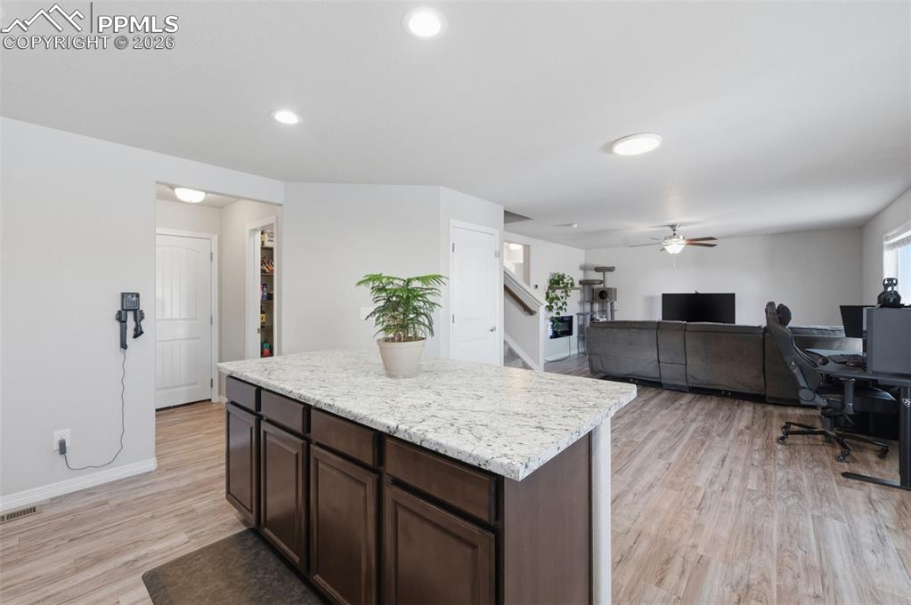 Image 9 of 25: Kitchen