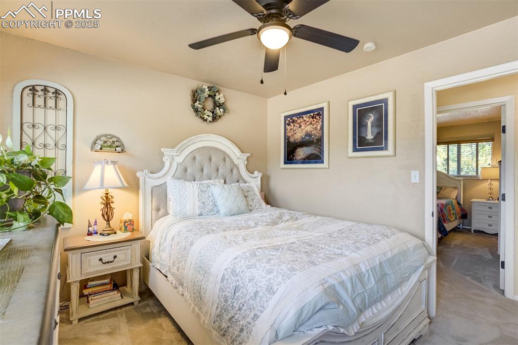 Image 15 of 30: Bedroom